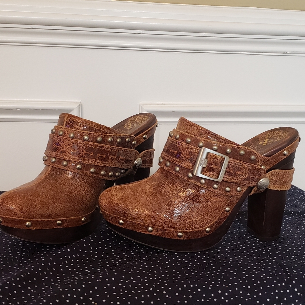 Vince Camuto NWOT clogs size 40